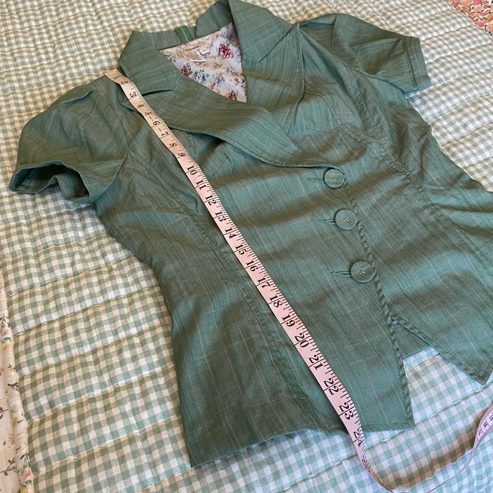 Lulumari Buttonfront Green Top - Picture 9 of 11